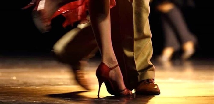 Lezione di tango al Forte di Santa Tecla di Sanremo