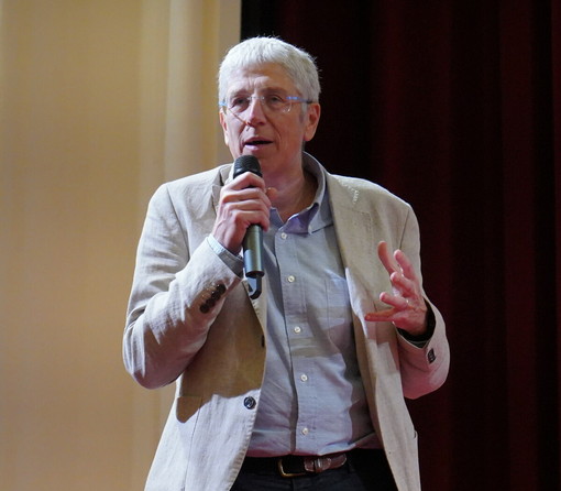 Martedì letterari, Mario Giordano a Sanremo presenta “I re di denari”: viaggio nel potere delle banche Martedì letterari, Mario Giordano a Sanremo presenta “I re di denari”: viaggio nel potere delle banche