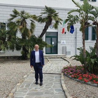 Santo Stefano al Mare conferma Marcello Pallini: sfiora l’80% e rilancia su green, servizi e rigenerazione urbana Santo Stefano al Mare conferma Marcello Pallini: sfiora l’80% e rilancia su green, servizi e rigenerazione urbana