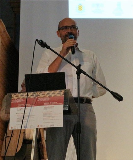 Il sindaco di Finale introduce l'incontro di presentazione del progetto Mudif Il sindaco di Finale introduce l'incontro di presentazione del progetto Mudif