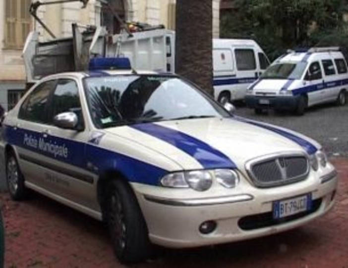 Sanremo: martedì riunione capigruppo per i cinque vigili precari. Zoccarato "Disponibili ad ascoltare suggerimenti"