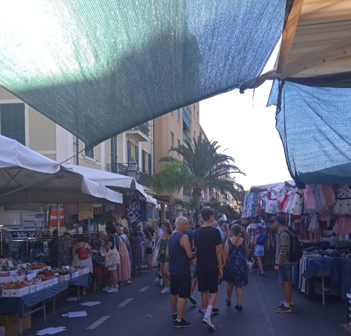 Spettacoli itineranti e materiale promozionale: Ventimiglia punta a rilanciare il mercato del venerdì