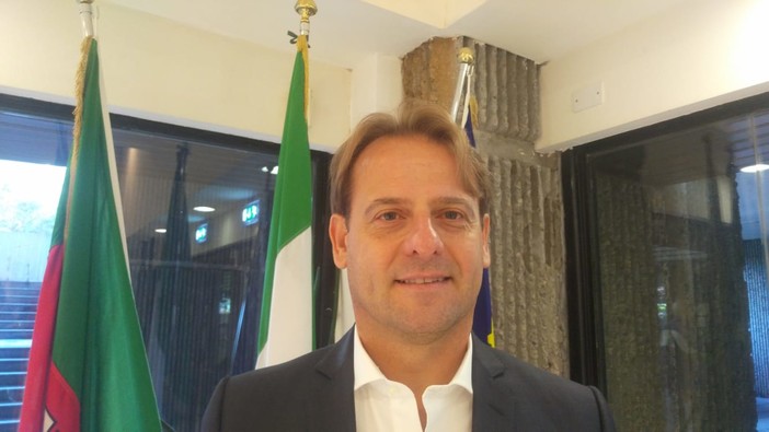 La Francia applica 'le decrét plage' e dà il via alle concessioni marittime, Marco Scajola: "L'Italia esca dalla Bolkestein"