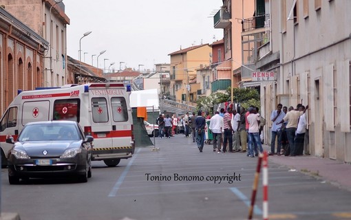 Ventimiglia: due migranti litigano per un carica batterie, intervento della Polizia che seda il confronto