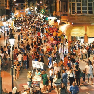 Ventimiglia: il 5 luglio tornano i “Martedì by night”, isola pedonale in via Cavour per fare shopping alla sera