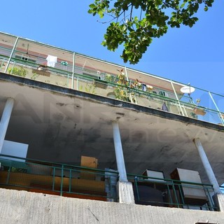 Sanremo: migranti a Pian della Castagna, l'intervento di una proprietaria del condominio vicino