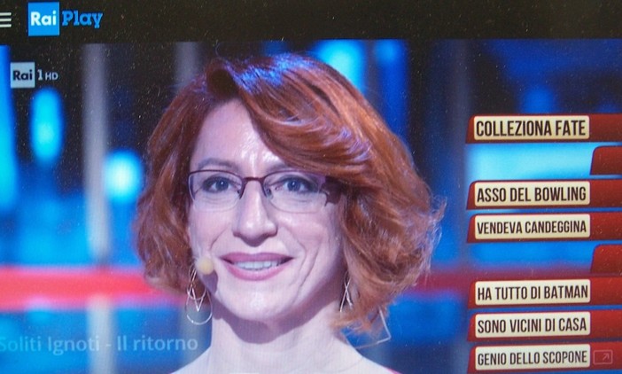 Diano Marina: Maria Vittoria "Vicky" Tiragallo ai Soliti Ignoti su Rai 1, la campionessa imperiese di bowling non viene riconosciuta Diano Marina: Maria Vittoria "Vicky" Tiragallo ai Soliti Ignoti su Rai 1, la campionessa imperiese di bowling non viene riconosciuta