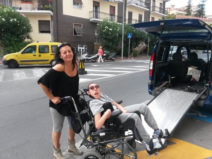 Imperia: caso di Michela Aloigi. L'associazione "Amici dei disabili Onlus" scrive a Sindaco, Prefetto e Bergaminelli. "Annullate la contravvenzione"