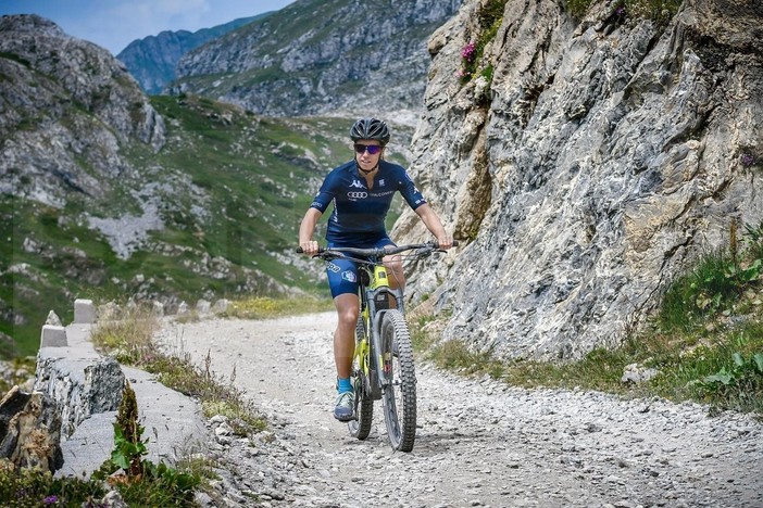 La campionessa Marta Bassino si allena in Mtb sulla 'Via del Sale' e parla anche di Monesi (Foto)