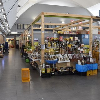 Sanremo: mercato 'povero' ma non 'triste' oggi, nonostante le restrizioni c'erano anche diversi francesi Sanremo: mercato 'povero' ma non 'triste' oggi, nonostante le restrizioni c'erano anche diversi francesi