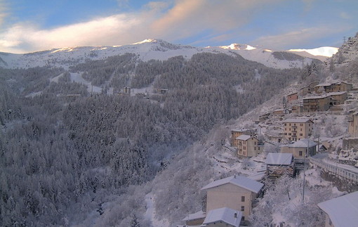 Lo splendido panorama di Monesi imbiancata, questa mattina Lo splendido panorama di Monesi imbiancata, questa mattina