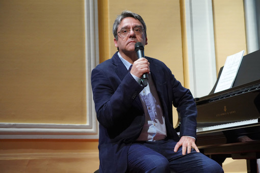 Domani sera Marco Reghezza presenta il libro 'De bello pucciniano' alla Sala Carletti di Alassio Domani sera Marco Reghezza presenta il libro 'De bello pucciniano' alla Sala Carletti di Alassio