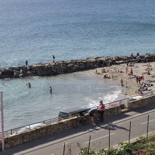 Sanremo: temperature estive, 'sold out' per Ognissanti e spiagge piene di bagnanti (Foto)