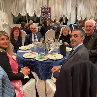 Nuovo meeting del Lions Club Sanremo Host: ospite il poeta Fabio Barricalla con la presentazione “Percorsi di poesia – Viaggio poetico attraverso le strade cittadine”