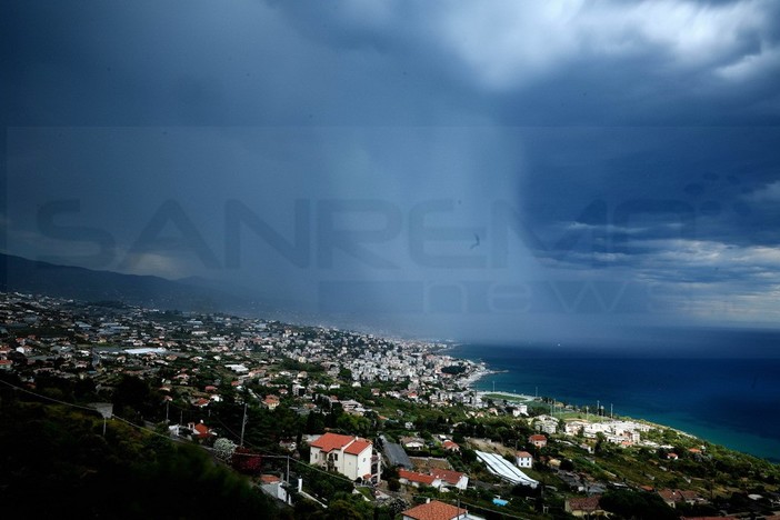 Nel pomeriggio dopo diverse settimane torna a piovere in Liguria: allerta gialla nel savonese e a Genova