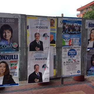 Sanremo: impossibilità di affiggere i manifesti elettorali, la protesta della Lega matuziana Sanremo: impossibilità di affiggere i manifesti elettorali, la protesta della Lega matuziana