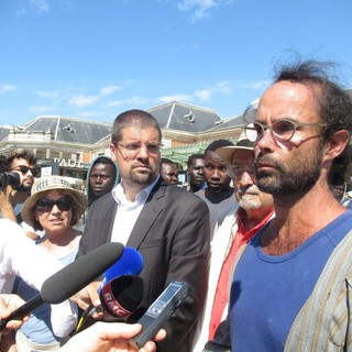 Nizza: si è aperta una falla nella 'linea maginot' francese? Altri 83 migranti dalla Val Roya a Nizza (Foto e Video) Nizza: si è aperta una falla nella 'linea maginot' francese? Altri 83 migranti dalla Val Roya a Nizza (Foto e Video)