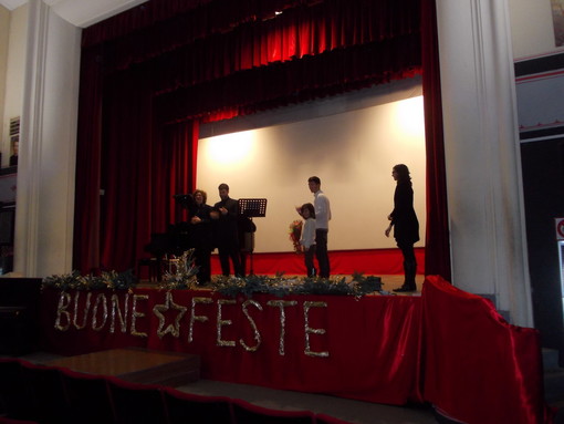Vallecrosia: grande successo per il concerto lirico di ieri sera al teatro Don Bosco Vallecrosia: grande successo per il concerto lirico di ieri sera al teatro Don Bosco