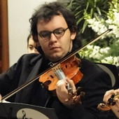 Sanremo, il violinista e poeta sanremese Kurtinovic pubblica “Amici Lontani – 12 pezzi difficili” Sanremo, il violinista e poeta sanremese Kurtinovic pubblica “Amici Lontani – 12 pezzi difficili”