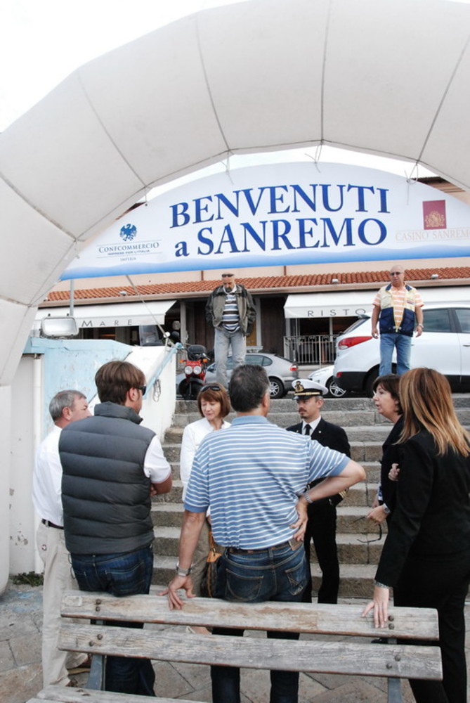 Sanremo: onde troppo alte nella rada della città dei fiori, salta lo sbarco della 'Sea Dream 1' Sanremo: onde troppo alte nella rada della città dei fiori, salta lo sbarco della 'Sea Dream 1'