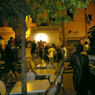 Sanremo: la guerra dei decibel, degli schiamazzi e del Rolex party, un lettore "Sempre peggio!"