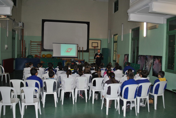Ventimiglia: al 'Mare Sicuro 2012', l'attività di sensibilizzazione della Guardia Costiera