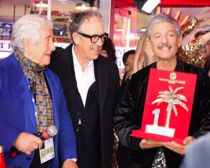 Sanremo: a Fiorello la Palma d’Argento di Michele Affidato Sanremo: a Fiorello la Palma d’Argento di Michele Affidato