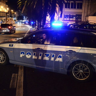 Ventimiglia: rapina ai danni di un 18enne, nella notte operazione lampo della Polizia. Fermati due tunisini per rapina e lesioni Ventimiglia: rapina ai danni di un 18enne, nella notte operazione lampo della Polizia. Fermati due tunisini per rapina e lesioni