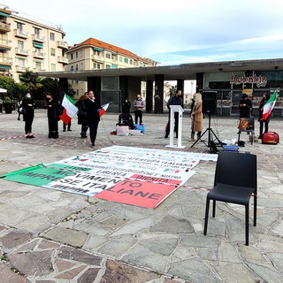 Associazione Fieristi Italiana: "La nostra idea di protesta per il Festival nel rispetto dell'emergenza" (Foto) Associazione Fieristi Italiana: "La nostra idea di protesta per il Festival nel rispetto dell'emergenza" (Foto)
