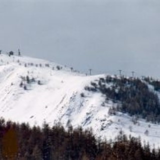 Nevica nell'entroterra: da venerdì riaprono gli impianti sciistici di Monesi