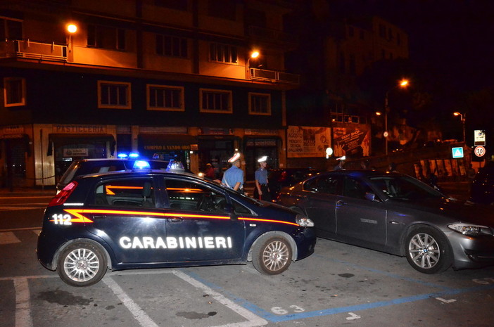Sanremo: ubriaco infastidisce la barista, intervento dei Carabinieri e 30enne algerino arrestato Sanremo: ubriaco infastidisce la barista, intervento dei Carabinieri e 30enne algerino arrestato