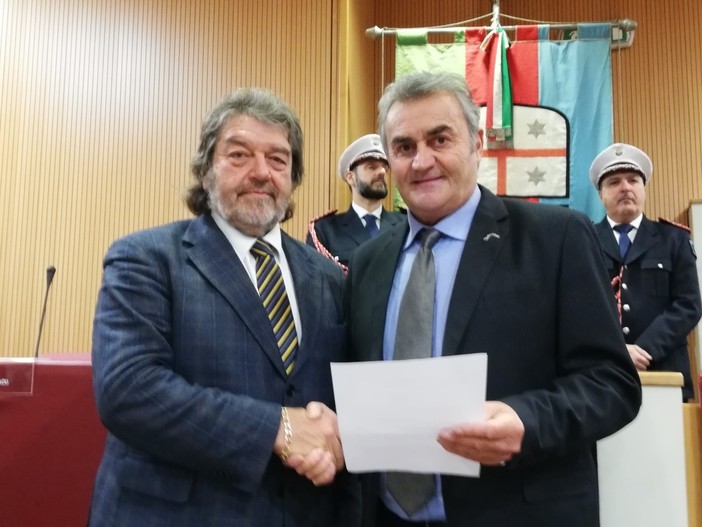 Incontro fra il Presidente del CoReCom e il consigliere Segretario dell’ufficio di Presidenza sui problemi alla telefonia mobile in autostrada Incontro fra il Presidente del CoReCom e il consigliere Segretario dell’ufficio di Presidenza sui problemi alla telefonia mobile in autostrada