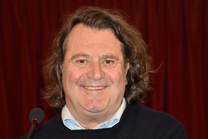 Stefano Senardi presenta a Ceriana il suo libro autobiografico 'La musica è un lampo' Stefano Senardi presenta a Ceriana il suo libro autobiografico 'La musica è un lampo'