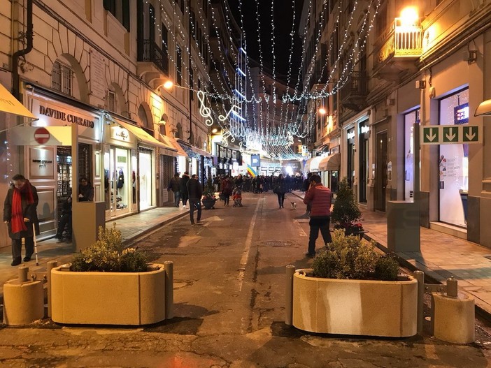 Sanremo: rifiuta di sottoporsi ai controlli di sicurezza vicino all'Ariston, cittadino straniero arrestato dai Carabinieri Sanremo: rifiuta di sottoporsi ai controlli di sicurezza vicino all'Ariston, cittadino straniero arrestato dai Carabinieri