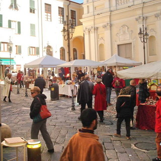 Domenica prossima torna il mercatino di piazza Cassini a Sanremo con il ‘Festival della magia’ Domenica prossima torna il mercatino di piazza Cassini a Sanremo con il ‘Festival della magia’