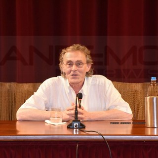 Grande partecipazione di pubblico per Andrea Vitali ai 'Martedì Letterari' al Casinò di Sanremo Grande partecipazione di pubblico per Andrea Vitali ai 'Martedì Letterari' al Casinò di Sanremo