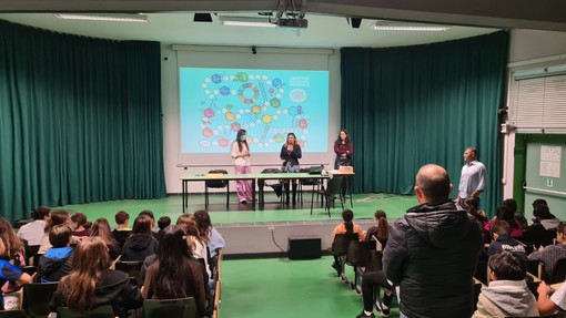 Raccolta differenziata, nelle scuole di Ventimiglia parte "Little green souls" (Foto)
