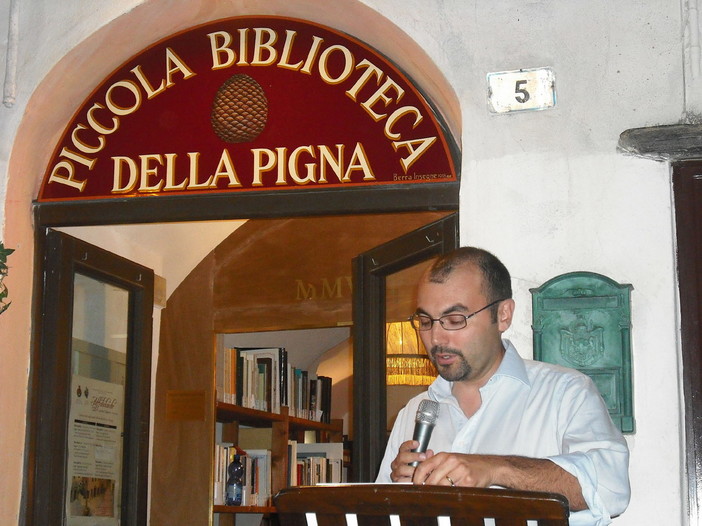 Sanremo: 'Affabulando' conclude l’estate di piazza del Capitolo. Successo per la serata dedicata a Moreno Marchi