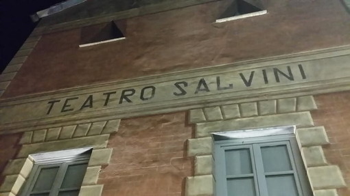 Pieve di Teco: domani sera al Teatro Salvini lo spettacolo per beneficenza 'Il Mondo a testa in giù'