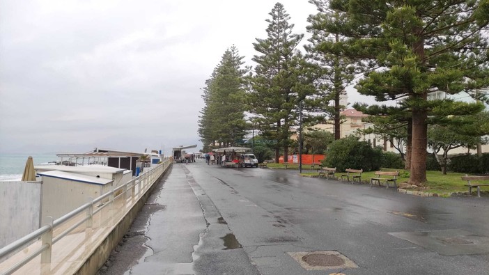 Le desolanti immagini dal lungomare Argentina di Bordighera Le desolanti immagini dal lungomare Argentina di Bordighera