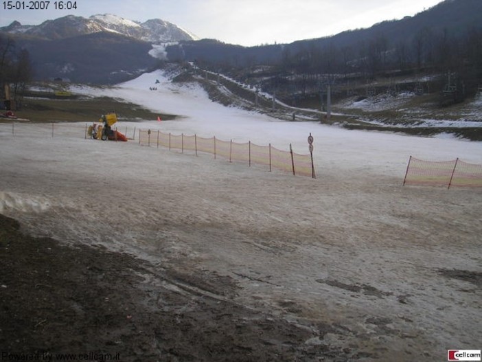 Limone Piemonte: grazie all'innevamento artificiale sabato apre il 'Maneggio'