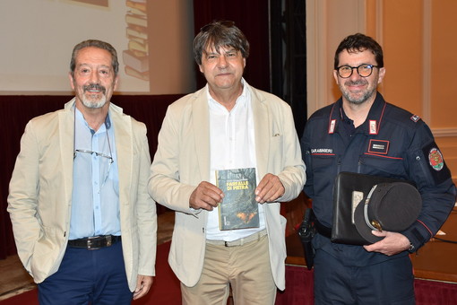 Ai 'Martedì Letterari' il libro di Giulio Geluardi svela il prezioso lavoro dei Carabinieri della Tutela Forestale Ai 'Martedì Letterari' il libro di Giulio Geluardi svela il prezioso lavoro dei Carabinieri della Tutela Forestale