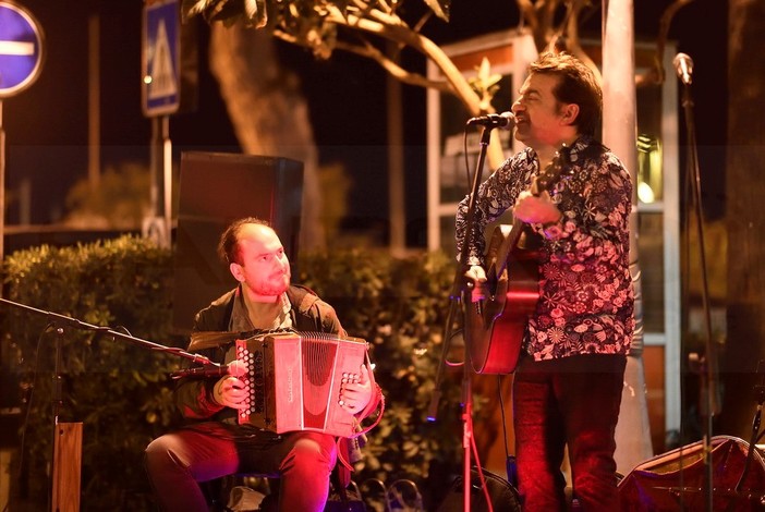 Sanremo: al via ieri sera gli appuntamenti in piazza del Tenco 2019, concerti in piazza Eroi e piazza Bresca (Foto e Video) Sanremo: al via ieri sera gli appuntamenti in piazza del Tenco 2019, concerti in piazza Eroi e piazza Bresca (Foto e Video)