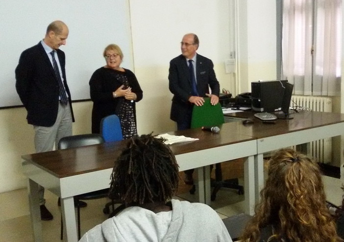 Imperia: il Miur incontra gli alunni delle scuole superiori del Ponente ligure Imperia: il Miur incontra gli alunni delle scuole superiori del Ponente ligure