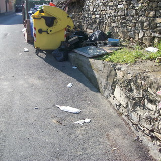 Borgo d'Oneglia: proteste dei residenti per il muro crollato e dimenticato