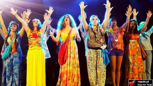 Grande successo ieri sera in piazza San Siro per lo spettacolo “Un Musical Tira l’Altro” della compagnia teatrale “Musical I Love You” Grande successo ieri sera in piazza San Siro per lo spettacolo “Un Musical Tira l’Altro” della compagnia teatrale “Musical I Love You”