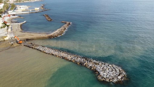 Sanremo: quasi terminati i moli tra la Foce e Pian di Poma, nel 2022 il ripascimento delle spiagge (Foto)