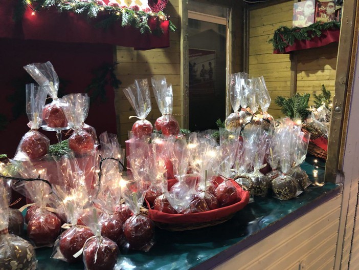 Imperia, anche oggi i mercatini di Natale in via Cascione: tanti gli eventi per i bambini