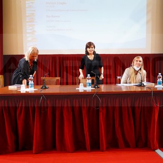 Sanremo: ieri sera ai 'Martedì letterari' del Casinò la presentazione del nuovo libro di Tea Ranno (Foto e Video) Sanremo: ieri sera ai 'Martedì letterari' del Casinò la presentazione del nuovo libro di Tea Ranno (Foto e Video)