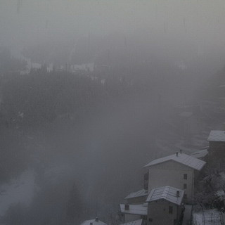 Pioggia e temporali sull’estremo Ponente, mentre in montagna torna la neve: fino a 20 cm nelle località sciistiche